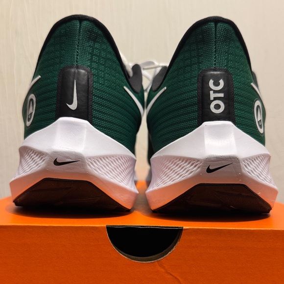 BRAND NEW in box Nike Air Zoom Pegasus 39 Oregon Track Club Men’s shoes Size 11 - Picture 2 of 6